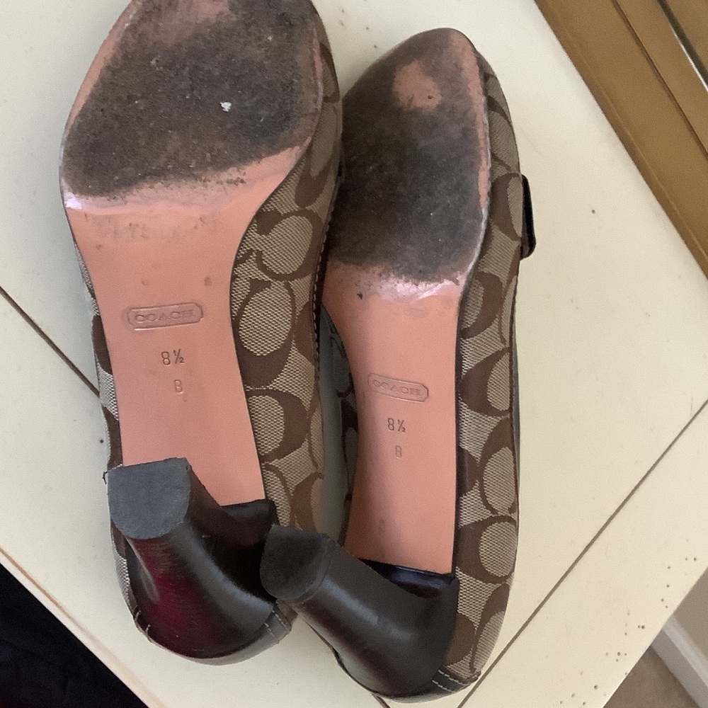 Coach Brown and Black Heels with Signature PatternVintage 8 1/2 - Picture 4 of 5